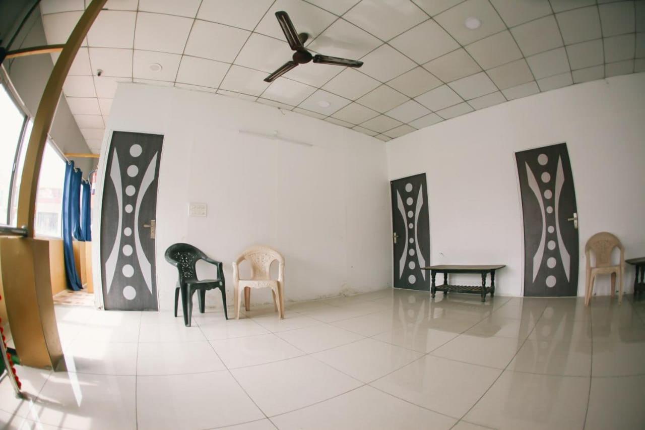 Maa Vaibhav Laxmi Guest House Ришикеш Экстерьер фото